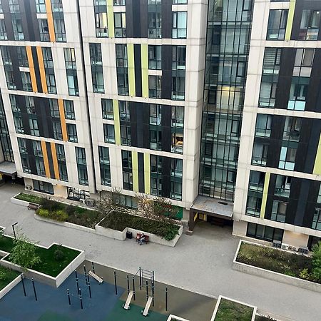 Apartmán Однушка В Жк Абая 130/2 2019 Г.П. Almaty Exteriér fotografie