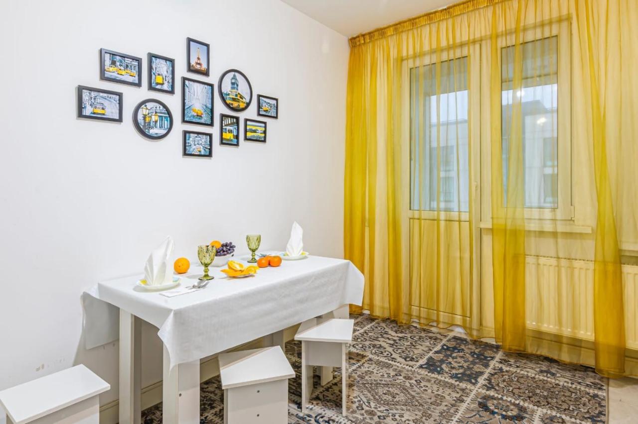 Apartmán Однушка В Жк Абая 130/2 2019 Г.П. Almaty Exteriér fotografie
