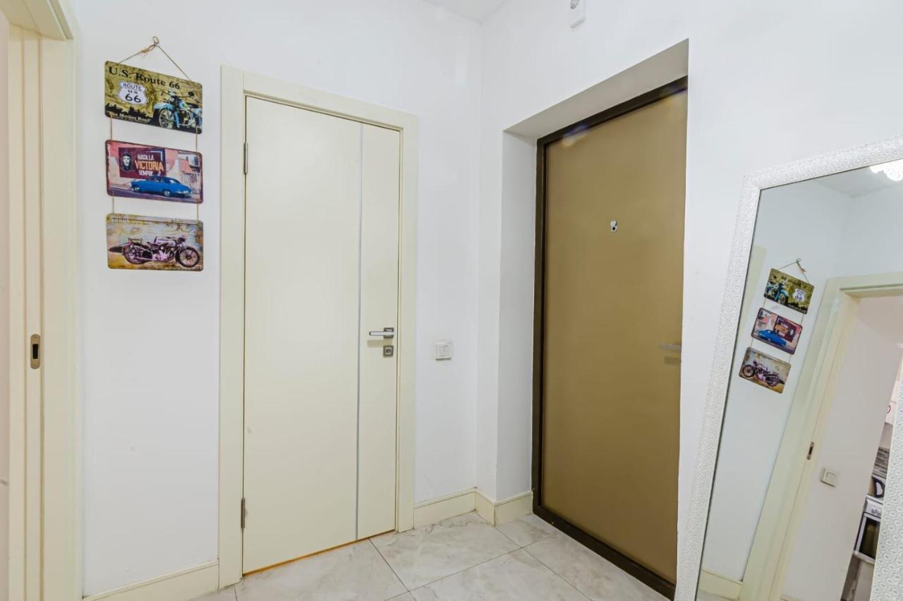 Apartmán Однушка В Жк Абая 130/2 2019 Г.П. Almaty Exteriér fotografie