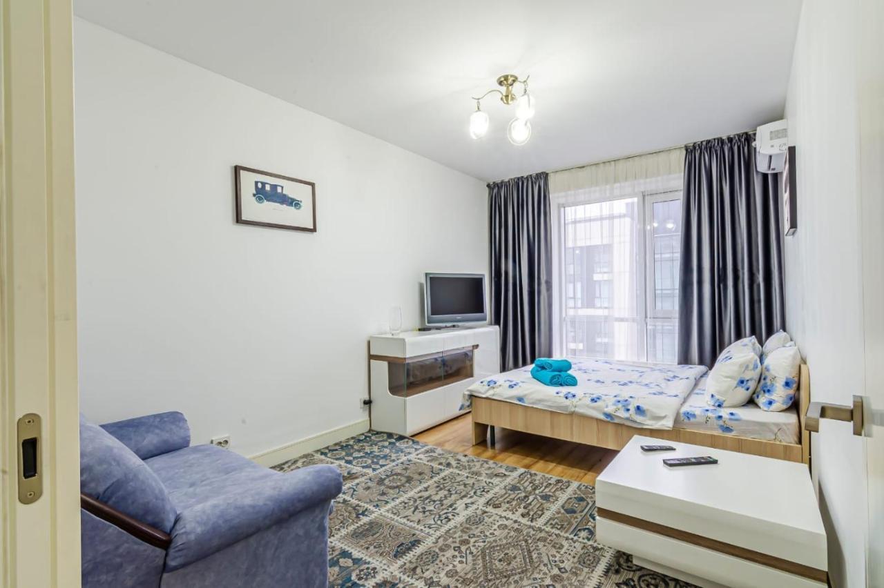 Apartmán Однушка В Жк Абая 130/2 2019 Г.П. Almaty Exteriér fotografie