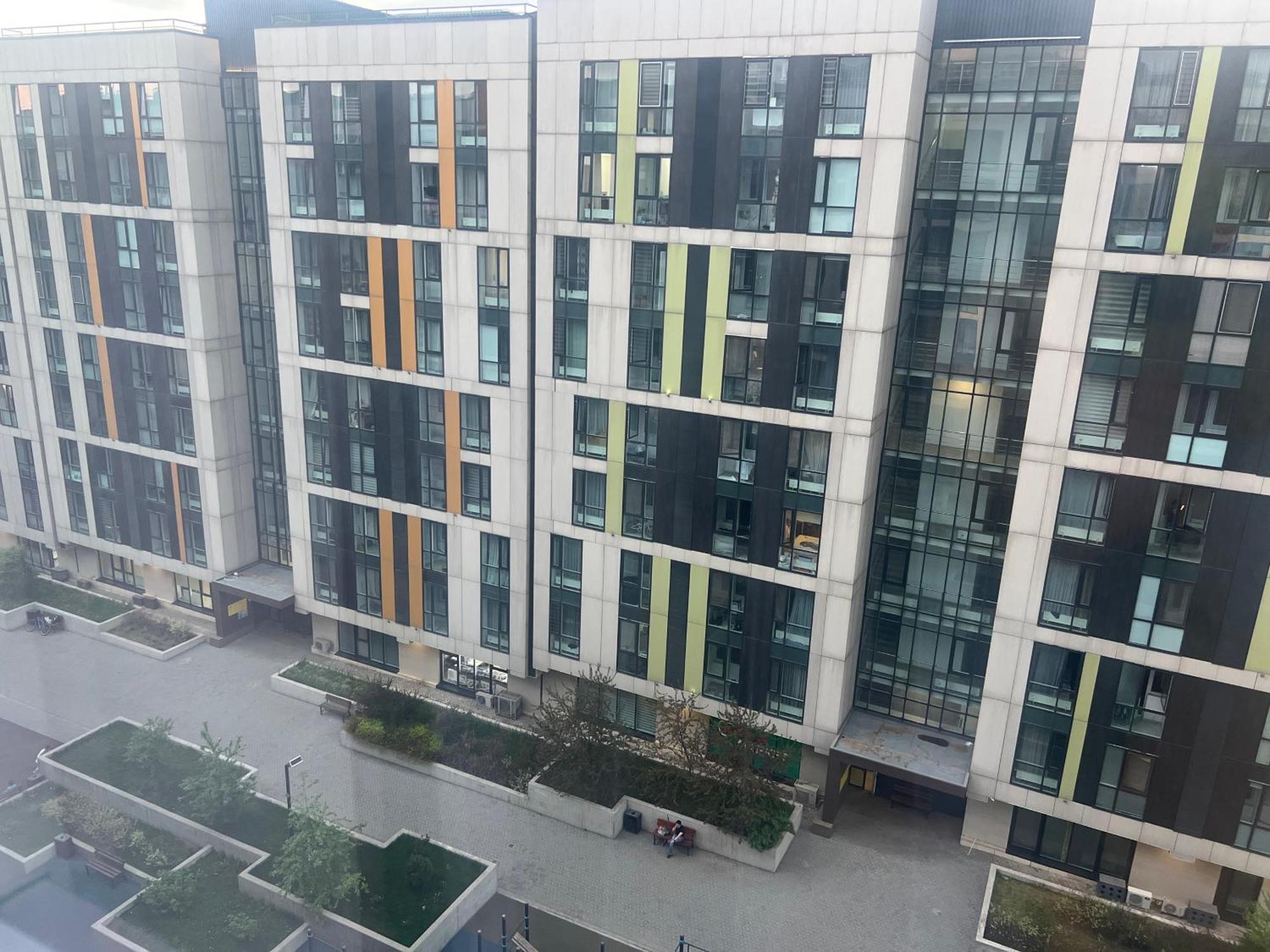 Apartmán Однушка В Жк Абая 130/2 2019 Г.П. Almaty Exteriér fotografie